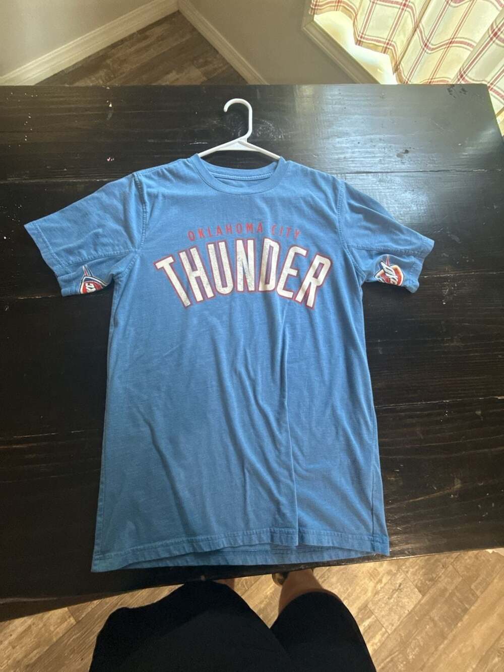 Tailgate Oklahoma City Thunder NBA Logo Graphic T-Shirt Blue